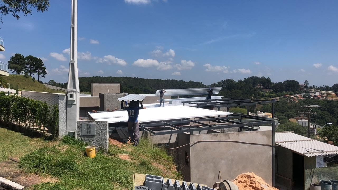 Instalação profissional de cobertura — Obras Telhas Brasil